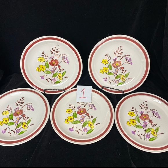 (1) Vintage Lot of 5, Lunastone 1580 Bali Pattern Floral Bread & Butter Plates - Picture 3 of 17